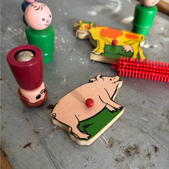 Random toy bits - Picture 1 of 2